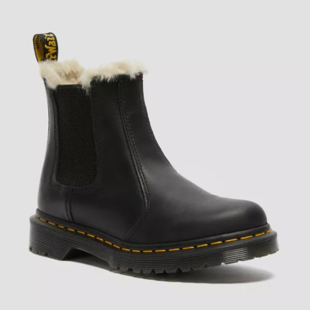 2976 WOMEN'S FAUX FUR LINED CHELSEA BOOTS